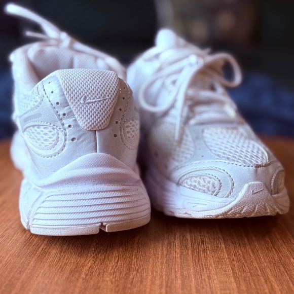 Nike V5 RNR - Picture 2 of 5